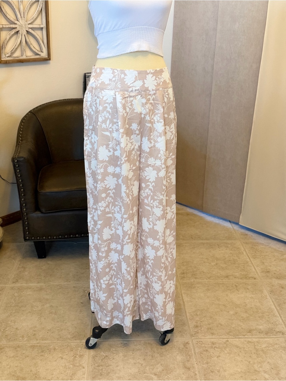 Womens Cream Floral Wide-Leg Pants